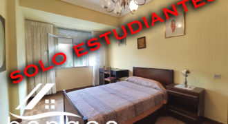 Piso en alquiler SOLO PARA ESTUDIANTES en Pza. de la Zumaquera, Vitoria.