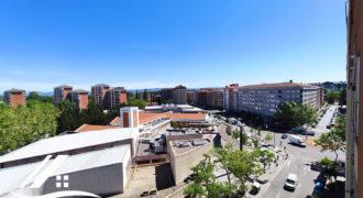 Piso en venta en calle Reyes Católicos