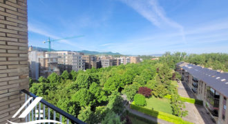 Piso en venta en Calle Zumabide